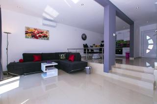 House Pink - Vrh - 7