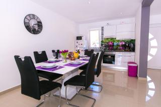 House Pink - Vrh - 4