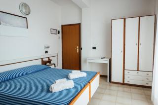 Hotel Montecarlo - Rimini - 8