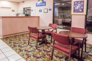Days Inn by Wyndham Jackson - Jackson - 4