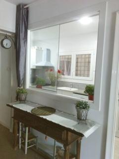 PETITE CHAMBRE D'HÔTES LITS SUPERPOSES avec SALLE DE BAINS PRIVEE CHEZ CATHERINE A REUS - Reus - 4