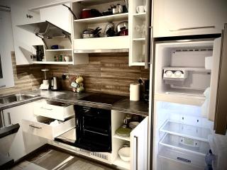 Coral Bay Modern Renovated apartment by the Sea - Paphos - 6