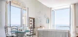 ⭑ ⭑ ⭑ ⭑ ⭑ Jewel on the seafront promenade - Carloforte - 9