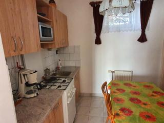 Szekrény Apartman - 1