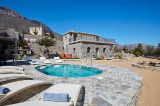Irma Villa, a Secluded Sanctuary, By ThinkVilla - Krousón - 5