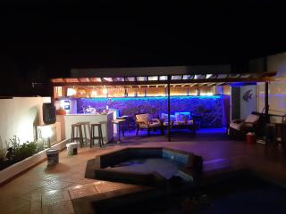 Extremely Private Villa, Heated Pool & Jacuzzi, Pool Wet Bar, Great Views. - Playa Blanca - 2