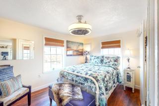 Cozy Cottage - Galveston - 5