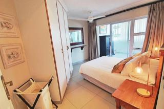 Uvongo - Beach Paradise & Open Ocean View - Uvongo Beach - 6