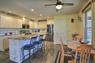 Kayaks and Boat Slip Waterfront Hot Springs Home! - Hot Springs - 4