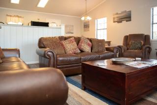 Lakefront Cottage with Private Hot Tub! - Buckhead - 6