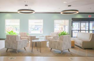 Holiday Inn & Suites Spring - The Woodlands - 2