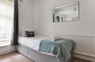 Work Stay - Parking - 4BRM - Spacious - 5