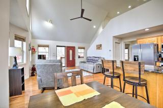 Cozy Hayesville Retreat with Deck and Mtn Views! - Hayesville - 1