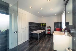 Green Valley Lounge Apartment - 4