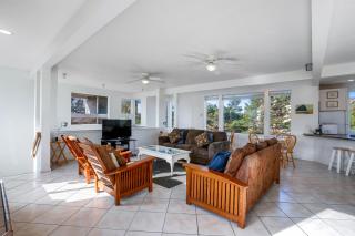 Pacific Suites - Pacific City - 7