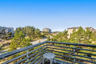 Pacific Suites - Pacific City - 6