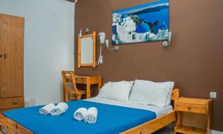 Petini's Place - Fira - 6