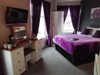 Burleigh Guest House - 1