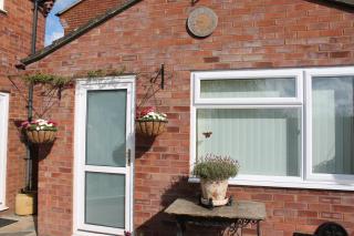 The Garden Room Westcott - 9