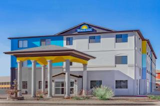 Days Inn by Wyndham Bernalillo - Bernalillo - 0