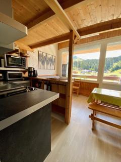 SUPER LIORAN - APPARTEMENT ENTIÈREMENT ÉQUIPÉ - 0