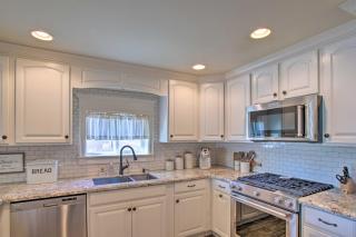 Walk to Downtown Gilbert Home with Fire Pit! - 2