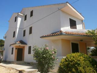 Apartments Janet - Ugljan - 9