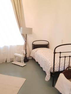 Beautiful Apartment in a historic Townhouse - 4