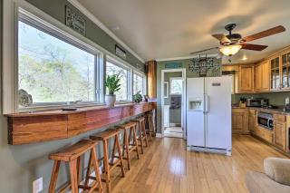Cozy Creekside Cabin with Grill Fish and Explore! - Thomaston - 0