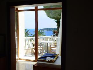 Kinira Beach Hotel - Kinira - 5