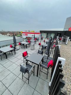 Holiday Inn London West by IHG - London - 9