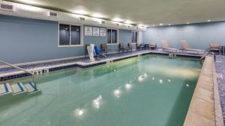 Holiday Inn Express & Suites Detroit - Farmington Hills by IHG - Northville - 4