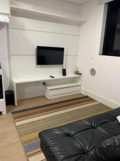 709- Apartamento Decorado Encantador, mobiliado, amplo, cozinha completa, Excelente localização no Rebouças - Curitiba - 3