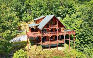 The High Life LONG RANGE VIEWS OF THE BLUE RIDGE MOUNTAINS - 9