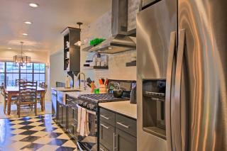 Beautiful Hill Country Cottage - Walk to Downtown! - Comfort - 4