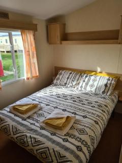 Golden Palm - Meadow Lakes - Chapel Saint Leonards - 9
