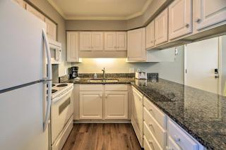 Emerald Isle Resort-Style Condo Walk to Beaches! - Emerald Isle - 3