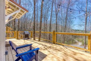 Chasing Fireflies Treehouse, 1089 of FREE Attraction tickets for each paid day, Dollywood and More! - Sevierville - 5
