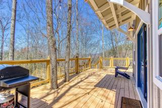 Chasing Fireflies Treehouse, 1089 of FREE Attraction tickets for each paid day, Dollywood and More! - Sevierville - 4