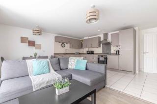 2 BED & 2 BATH COSY APARTMENT SLOUGH- FREE PARKING - Slough - 3
