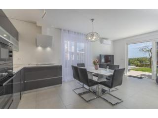 Apartment in Novigrad with Sea Views & Pool - Karpinjan - 8