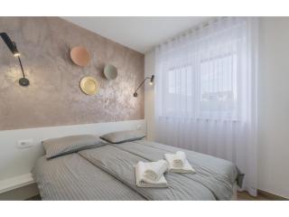Apartment in Novigrad with Sea Views & Pool - Karpinjan - 6