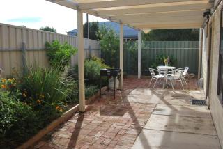 Jacaranda Cottage - 5