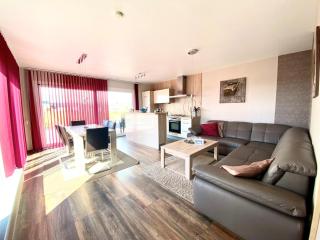 Ferienpark Vislust Modernes Holzhaus am Ijsselmeer mit eigenen Steg - 9