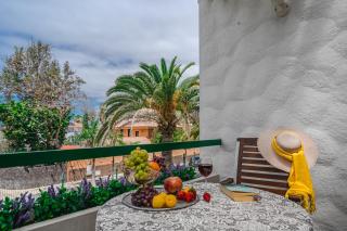 Cozy apartments - 150 meters from the beach, free Wi-Fi - Playa de las Americas - 8