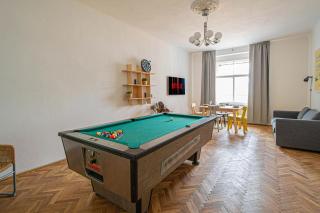 Super Central Billiard and Darts Big Apartment - Praga - 0