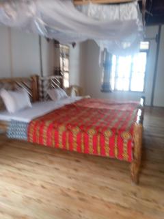 Tembo Safari Lodge - 3