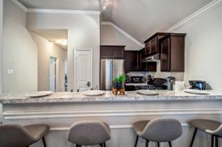 Reflection House at East River - 1