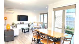 Modern Living - Queenstown - 9