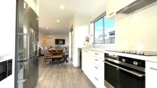 Modern Living - Queenstown - 5